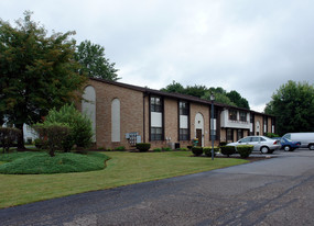 Elm Suites in Canton, OH - Building Photo
