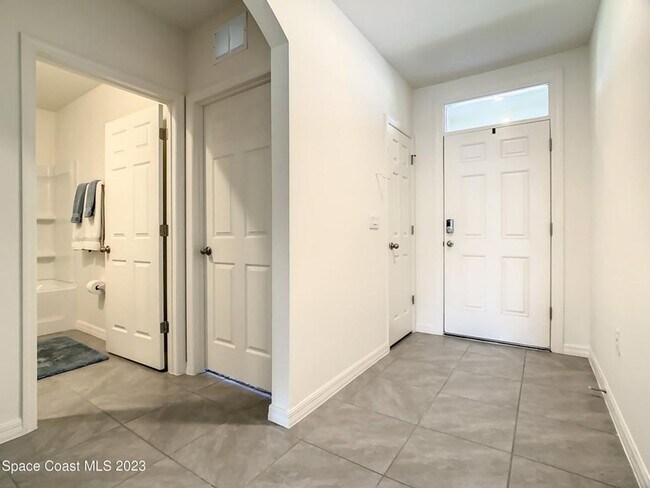 2243 Capital Dr in Palm Bay, FL - Building Photo - Building Photo