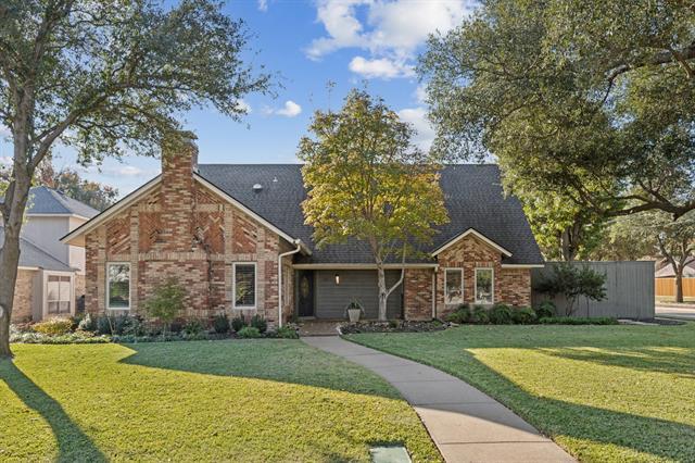 1800 Villanova Dr in Richardson, TX - Building Photo