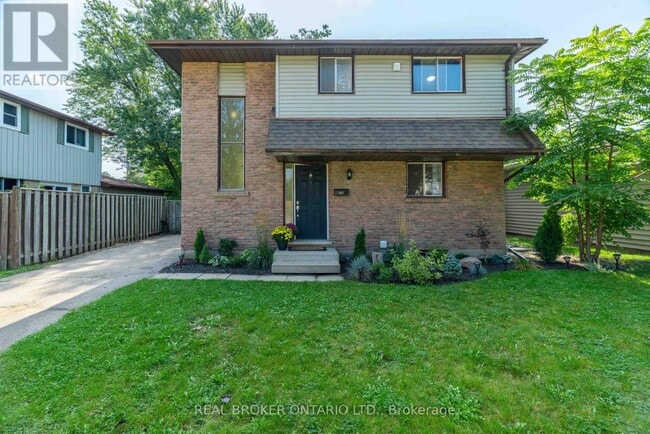 232 Cedarwoods Crescent in Kitchener, ON - Building Photo - Building Photo