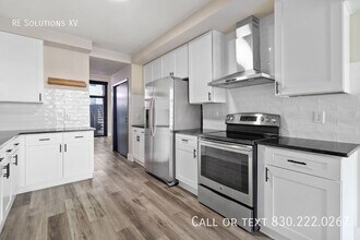 1023 Avenue B in San Antonio, TX - Building Photo - Building Photo