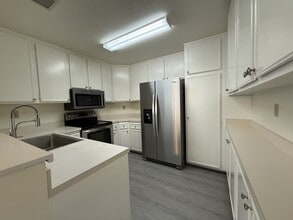 403 Windjammer Cir in Chula Vista, CA - Building Photo - Building Photo