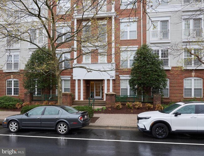 300 King Farm Blvd in Rockville, MD - Building Photo - Building Photo