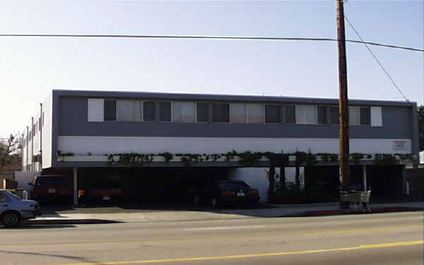 12618 Oxnard St in North Hollywood, CA - Building Photo - Building Photo