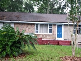 4341 Flynn Dr in North Charleston, SC - Building Photo
