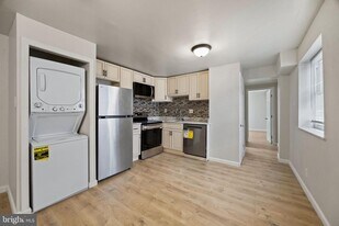 42 S 19th St in Philadelphia, PA - Building Photo
