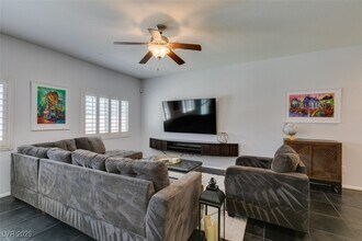 129 Errogie St in Henderson, NV - Building Photo - Building Photo