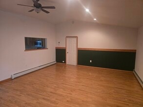 1203 Paige Ave in North Pole, AK - Foto de edificio - Building Photo