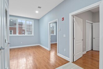 100 Griffith St in Jersey City, NJ - Building Photo - Building Photo