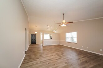 7351 Camberwood Dr in Indianapolis, IN - Foto de edificio - Building Photo