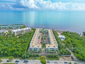 87465 Old Hwy in Islamorada, FL - Building Photo