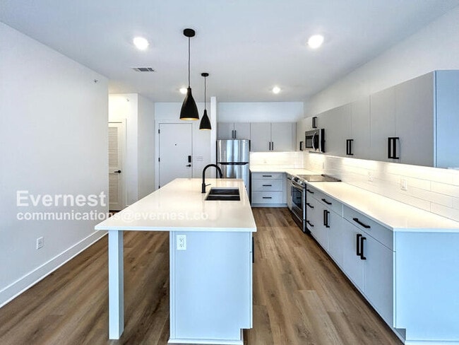 2704 Clifton Ave in Nashville, TN - Building Photo - Building Photo