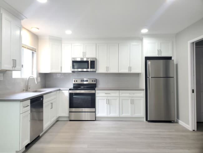 3756-3762 Poinciana Dr, Unit 3762-1 in Santa Clara, CA - Foto de edificio - Building Photo