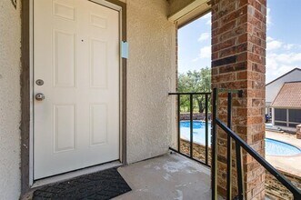 932 Turtle Cove in Irving, TX - Building Photo - Building Photo