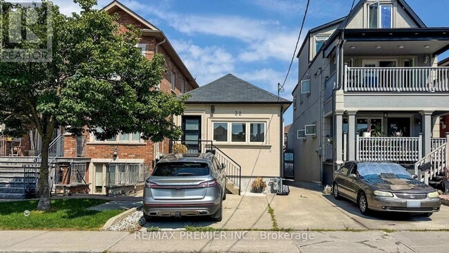 property at 32 Amherst Ave