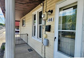 144 S Nicholas St in St. Clair, PA - Building Photo