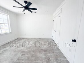 233-235 Jefferson Heights Ave in Jefferson, LA - Building Photo - Building Photo