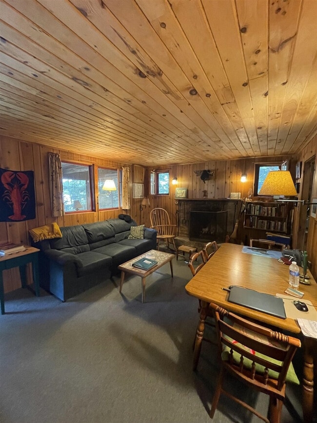 property at 4 Anderson Rd