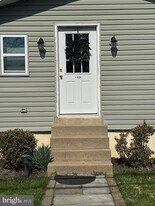 422 Kansas Rd in Warrington, PA - Building Photo