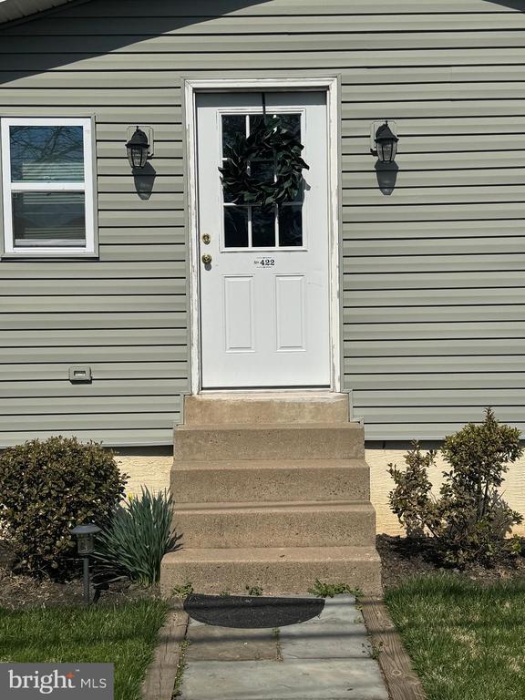 property at 422 Kansas Rd