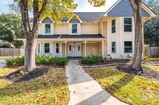 15411 Woodcote Ct in Houston, TX - Building Photo