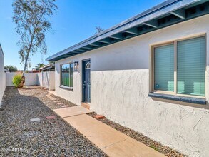 429 W La Jolla Dr in Tempe, AZ - Building Photo - Building Photo