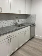 13455 SW 9th Ct in Pembroke Pines, FL - Foto de edificio - Building Photo