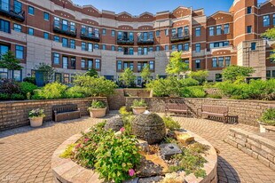 7748 N Sheridan Rd in Chicago, IL - Building Photo