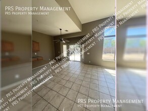 819 E Leo Pl in Chandler, AZ - Foto de edificio - Building Photo