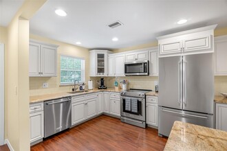 900 Jasmine Ln, Unit 203B in Vero Beach, FL - Building Photo - Building Photo
