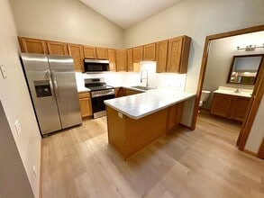 1710 Menomonie St, Unit #1 in Eau Claire, WI - Building Photo - Building Photo