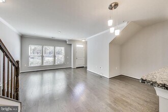 645 Diamondback Dr in Gaithersburg, MD - Building Photo - Building Photo