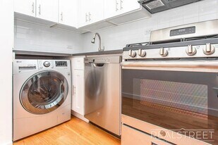 Troutman Street, Unit 3R in Brooklyn, NY - Building Photo