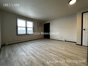 1052 Winter Ln-Unit -4 in Green Bay, WI - Building Photo - Building Photo