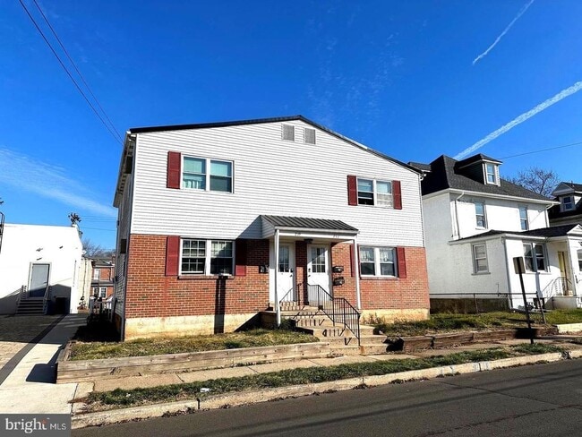 property at 219 W Fifth St