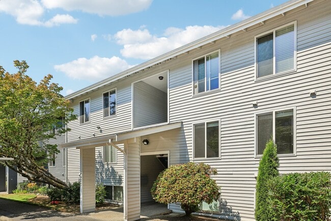 property at 4177 W Lake Sammamish Pkwy SE