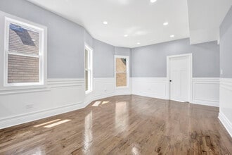 1821 N Kedvale Ave, Unit 2 in Chicago, IL - Foto de edificio - Building Photo