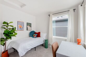 1605 NE Liberty St in Portland, OR - Foto de edificio - Building Photo