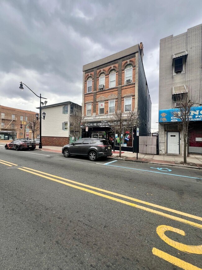 1505 Summit Ave in Union City, NJ - Building Photo - Building Photo