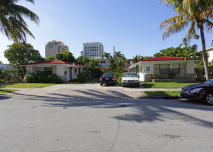 214-218 Salamanca Ave in Coral Gables, FL - Building Photo - Building Photo