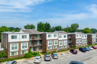 Marlborough Trails Apartments in Affton, MO - Building Photo - Building Photo