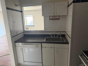 530 Hudson Ave in Cedarhurst, NY - Building Photo - Building Photo