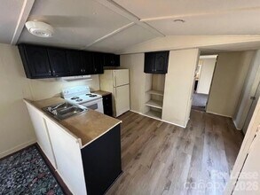 127 Dorchester Ln in Troutman, NC - Foto de edificio - Building Photo