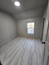 1230 Cherry St, Unit Second Floor in Racine, WI - Building Photo - Building Photo