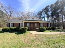 2105 Goodes Ferry Rd in South Hill, VA - Building Photo