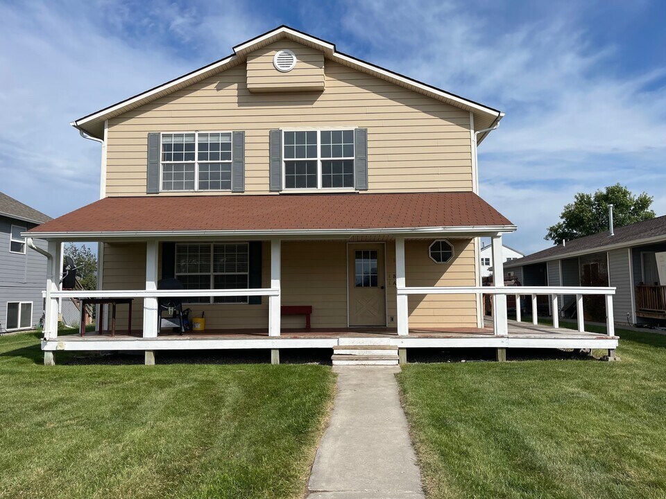 106 11th St in Belgrade, MT - Building Photo