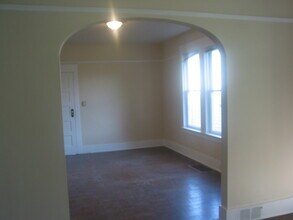 528 N 76th St in Seattle, WA - Building Photo - Building Photo