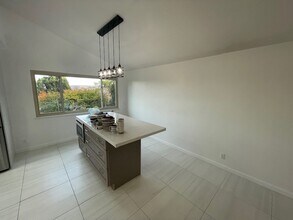 13161 Shalimar Pl in Del Mar, CA - Building Photo - Building Photo