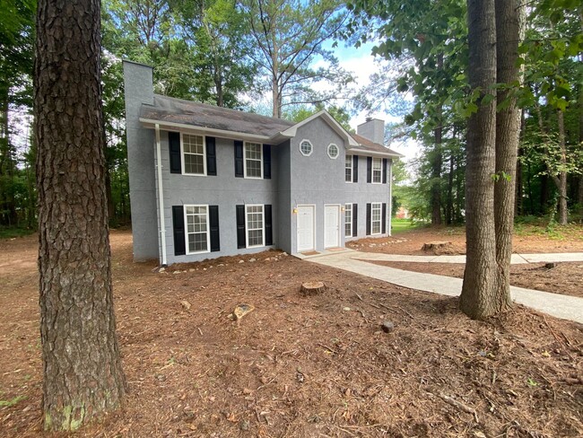 2012 Oakwood Dr in Stockbridge, GA - Building Photo - Building Photo