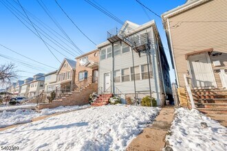 525 Maple Ave in Elizabeth, NJ - Building Photo - Building Photo